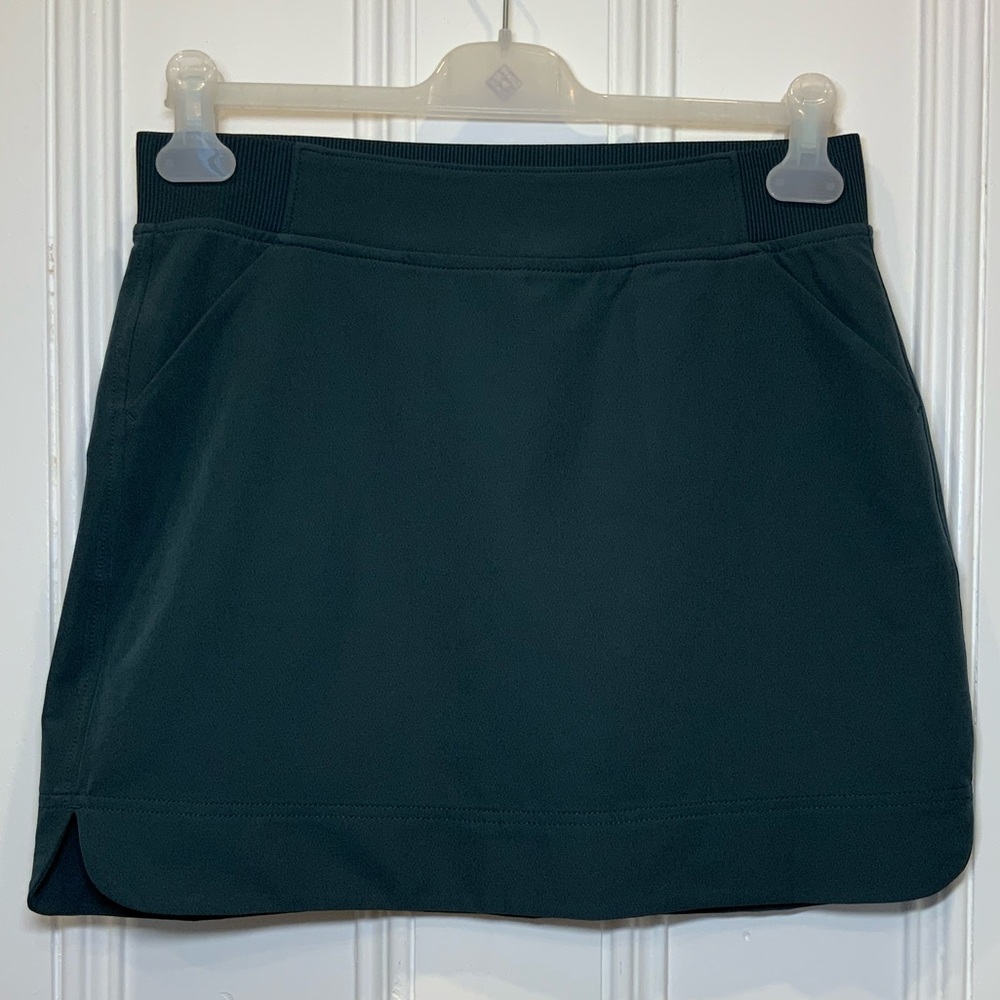 NWOT 32 Cool Dark Blue Green Skort with Pockets - Size S